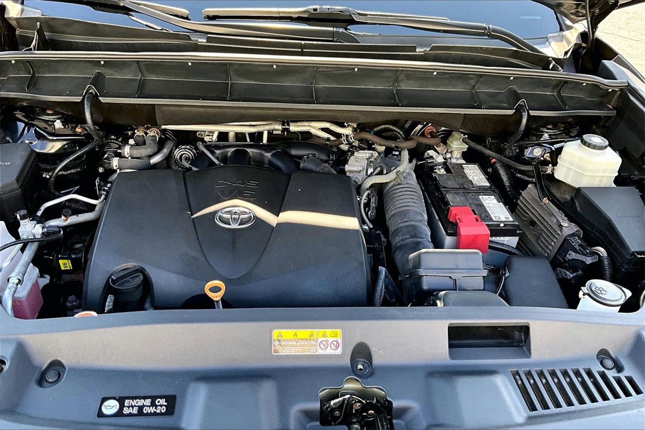 Used 2021 Toyota Highlander Platinum image 37