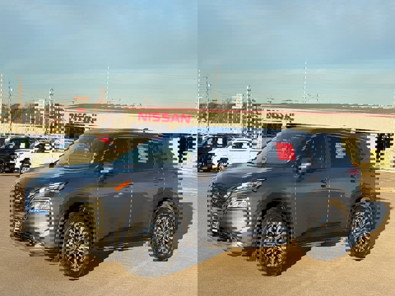 Certified 2023 Nissan Rogue SV image 3