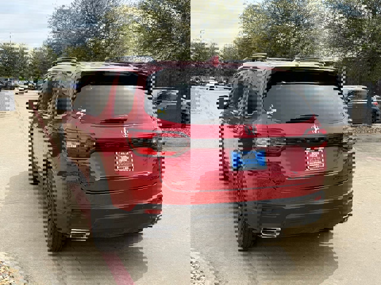 Used 2025 Honda Pilot Black Edition image 3