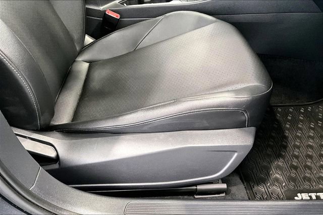 Used 2019 Volkswagen Jetta SE FWD image 45