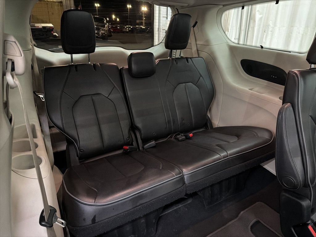 Used 2020 Chrysler Pacifica Limited FWD image 18