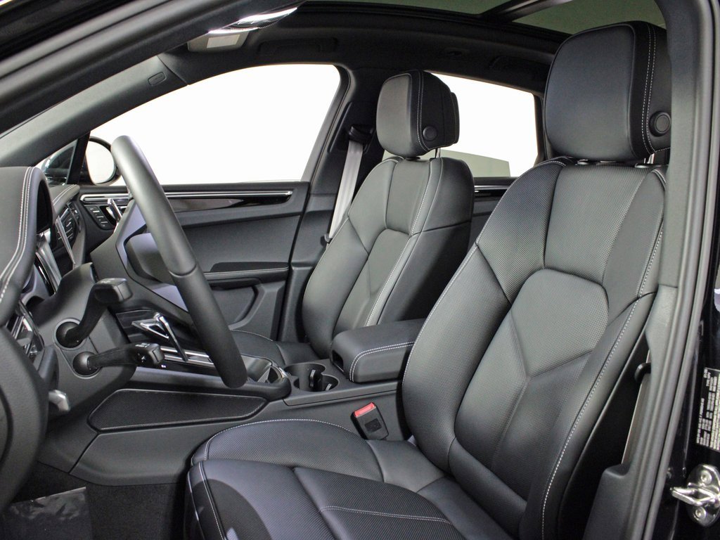 Used 2025 Porsche Macan image 5