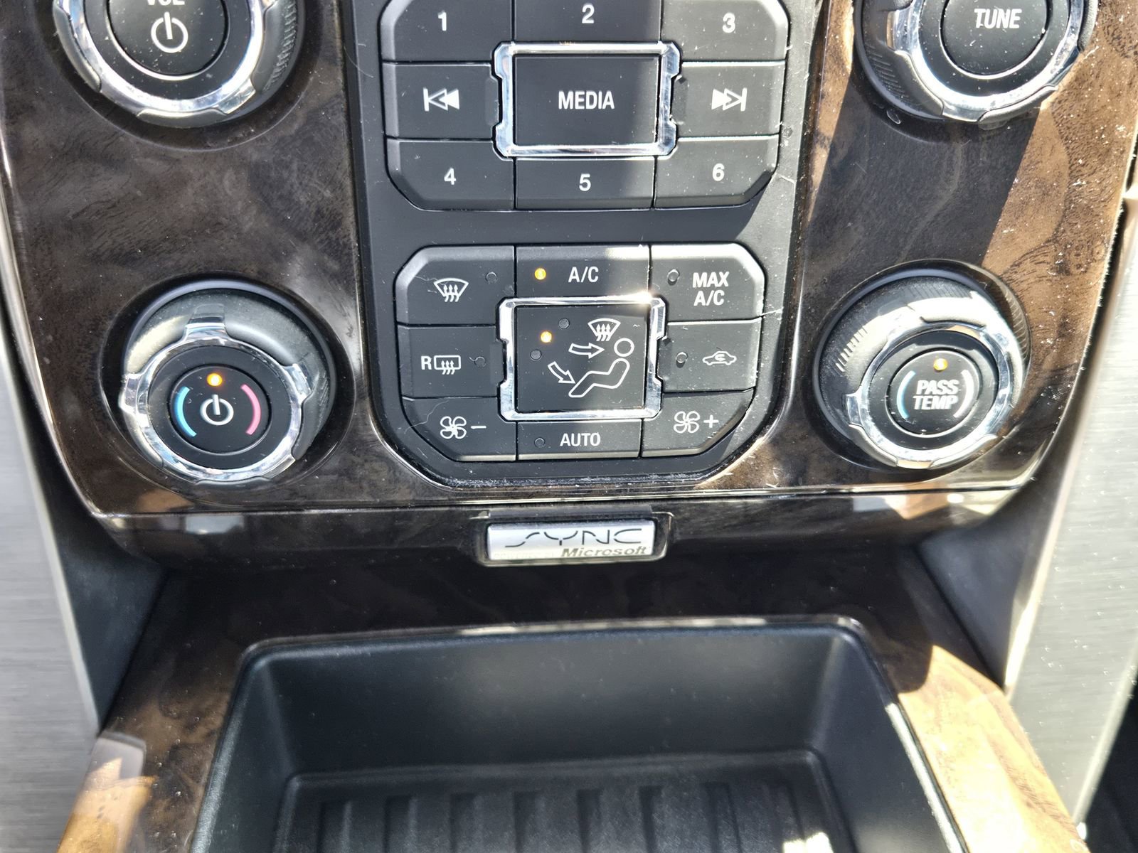 Used 2013 Ford F150 Platinum AWD/4WD image 16
