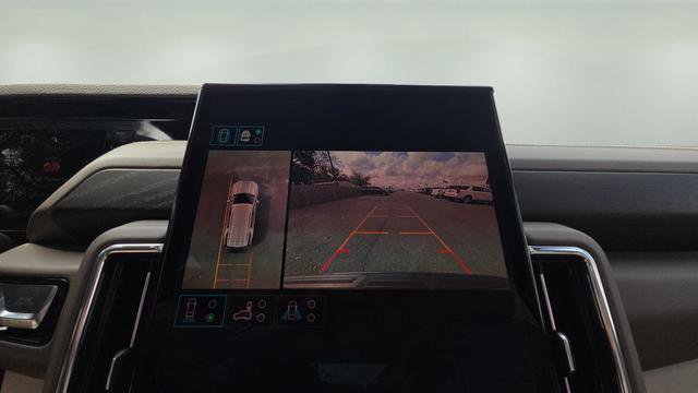 New 2026 GMC Yukon Denali w/ Sun & Power Step Package image 35