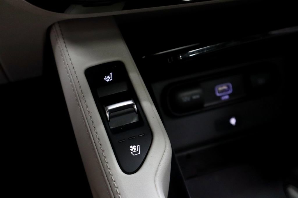 Used 2022 Kia Telluride EX w/ EX Premium Package image 5