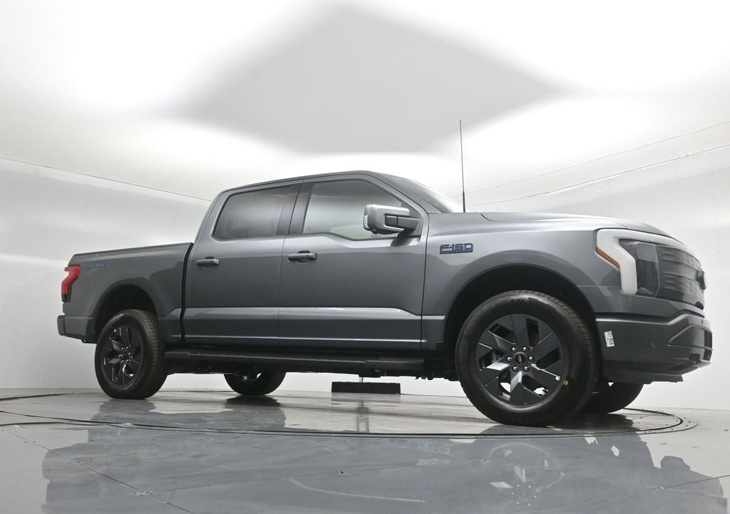 New 2025 Ford F150 Lightning Lariat image 3