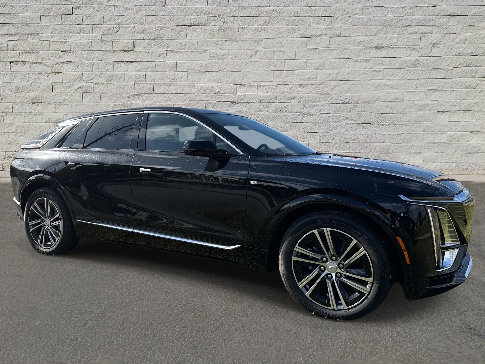 New 2026 Cadillac Lyriq Luxury image 3