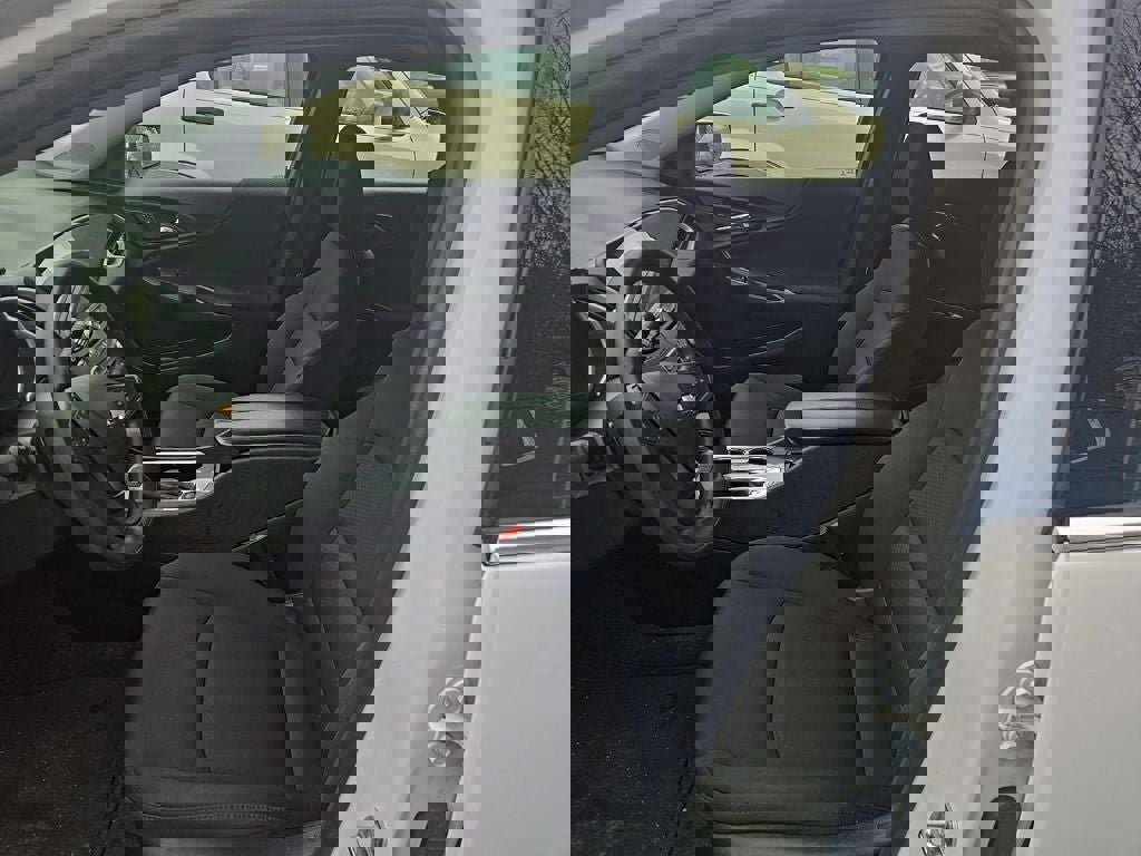 Used 2024 Chevrolet Malibu LT image 4