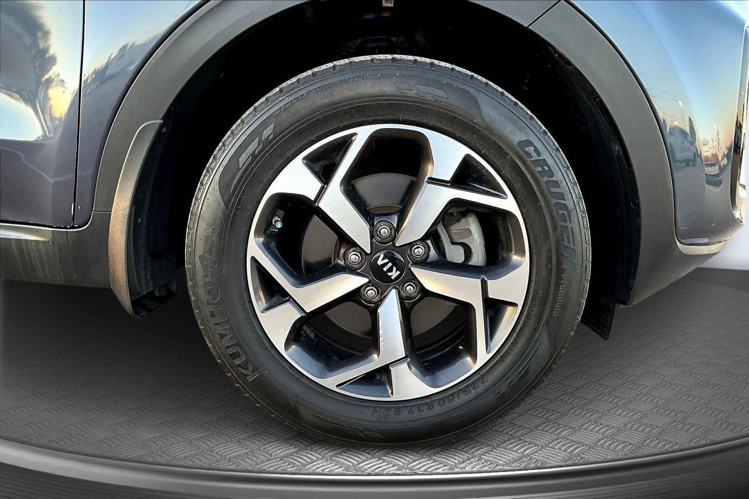 Used 2021 Kia Sportage LX image 9