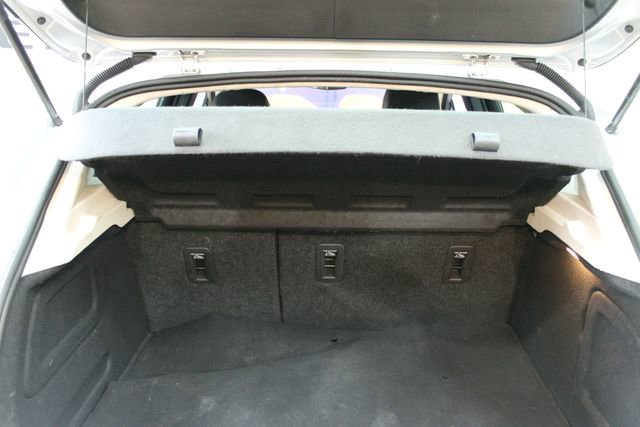 Used 2018 Chevrolet Cruze Premier FWD image 15