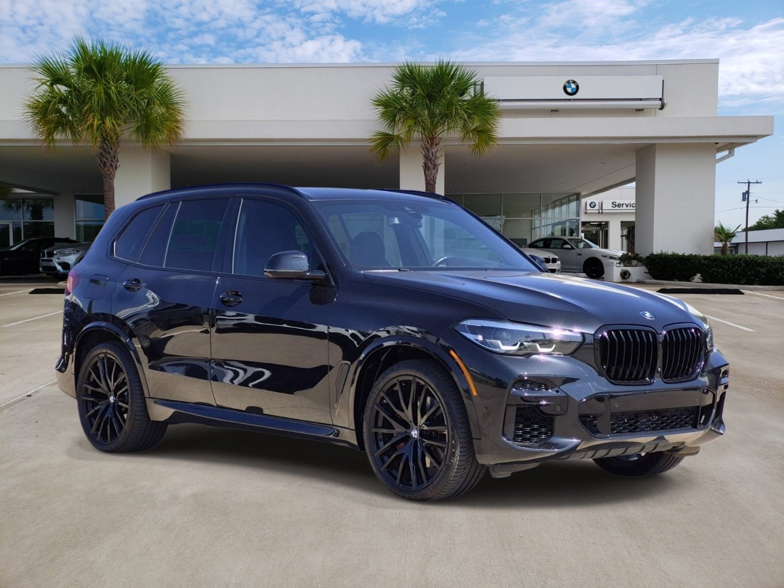Certified 2022 BMW X5 xDrive40i w/ M Sport Package AWD/4WD image 3
