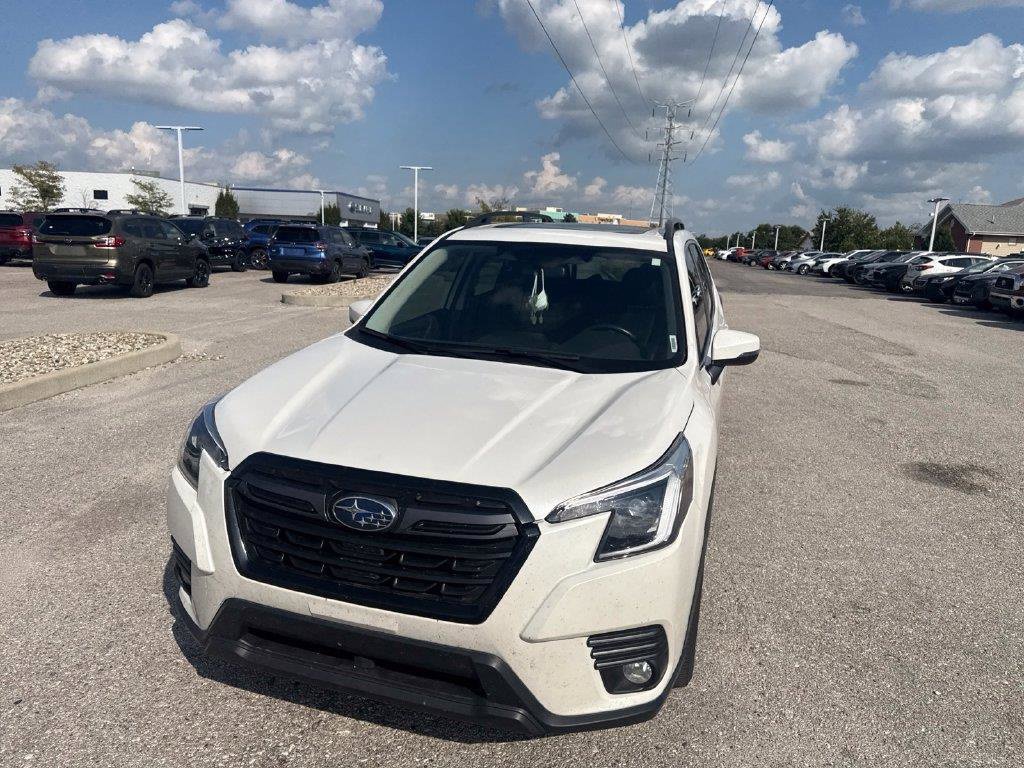 Used 2023 Subaru Forester Limited AWD/4WD image 7