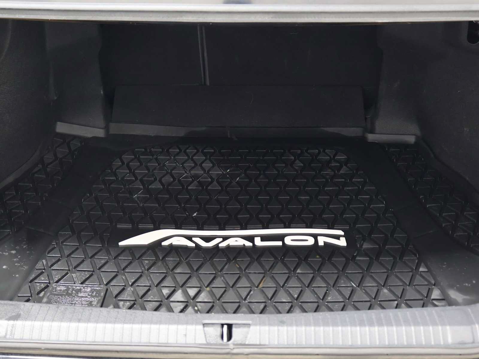 Used 2019 Toyota Avalon XSE w/ Protection Package FWD image 38