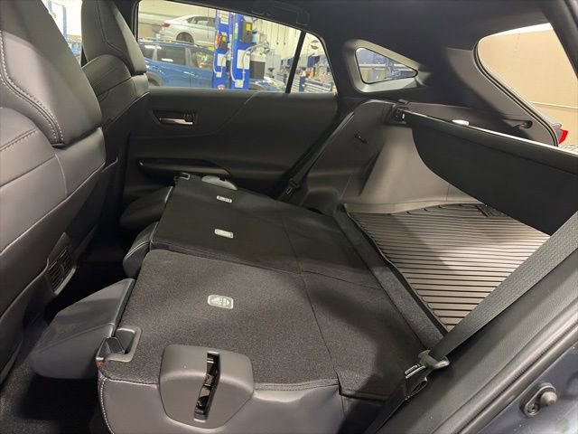 Used 2023 Toyota Venza Limited image 13