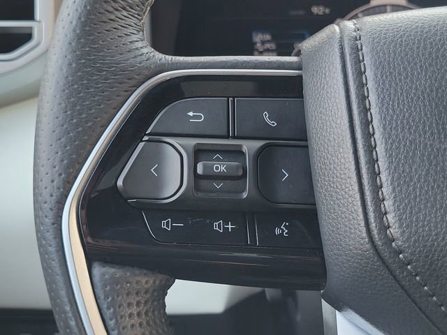 Used 2025 Toyota Sequoia Capstone AWD/4WD image 22