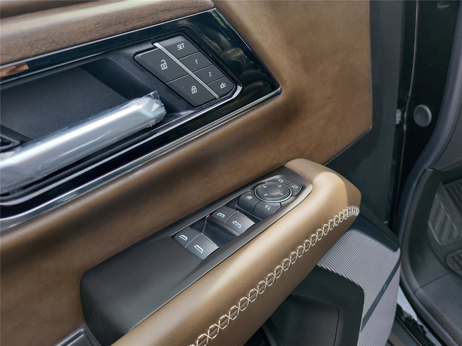 New 2026 GMC Yukon Denali Ultimate AWD/4WD image 23