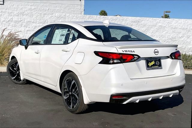New 2025 Nissan Versa SR w/ Trunk Package FWD image 2