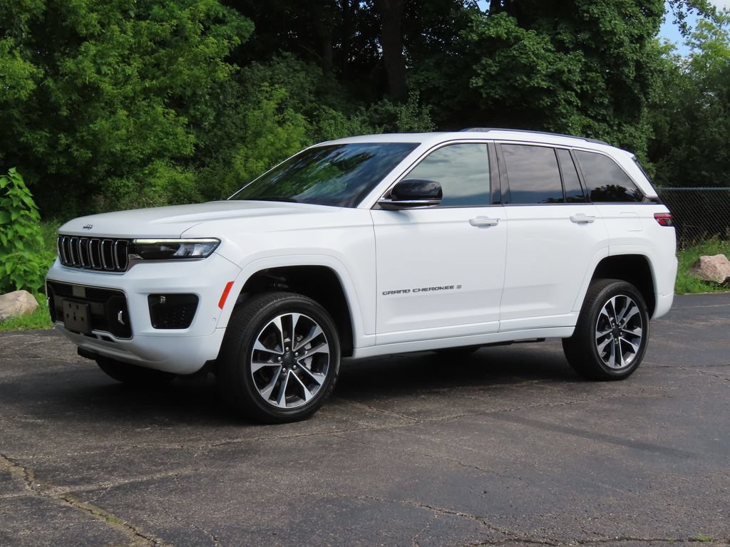 Used 2023 Jeep Grand Cherokee Overland w/ Adv Protech Group III AWD/4WD image 24