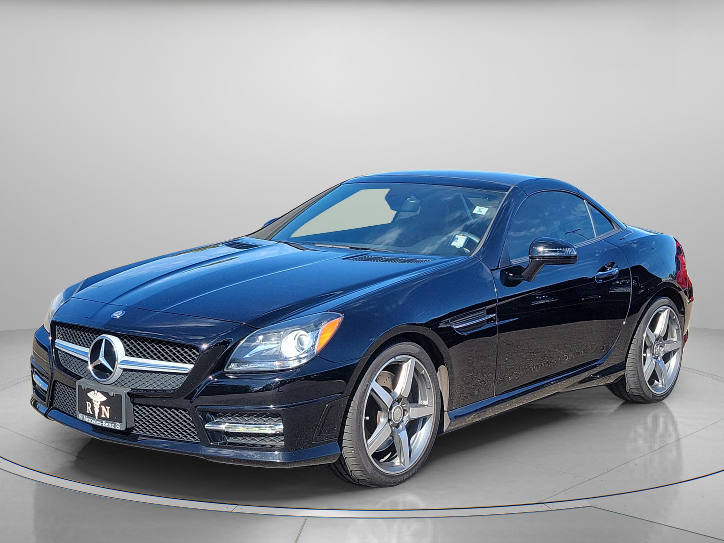 Used 2015 Mercedes-Benz SLK 250 image 2