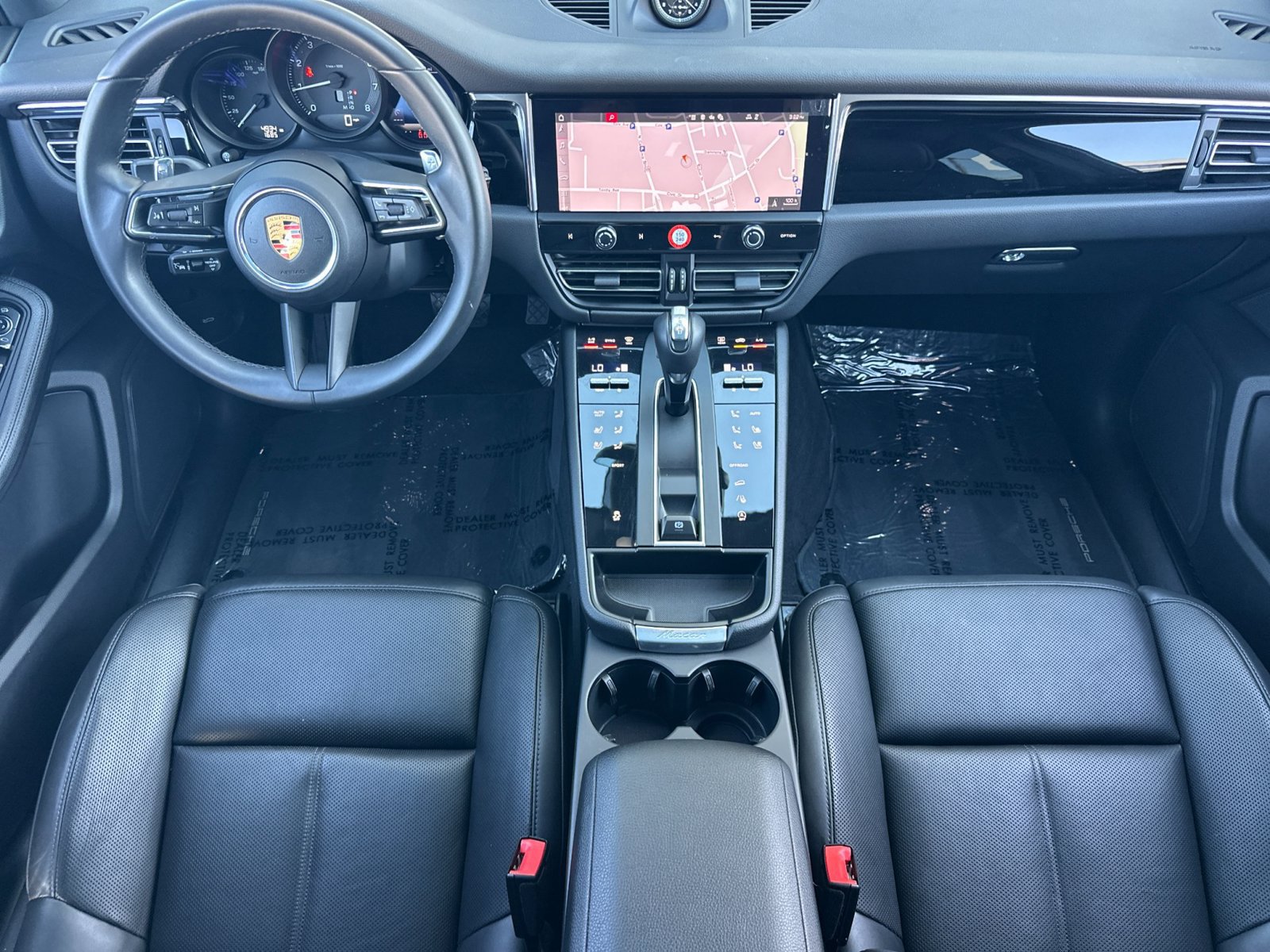 Certified 2026 Porsche Macan AWD/4WD image 7