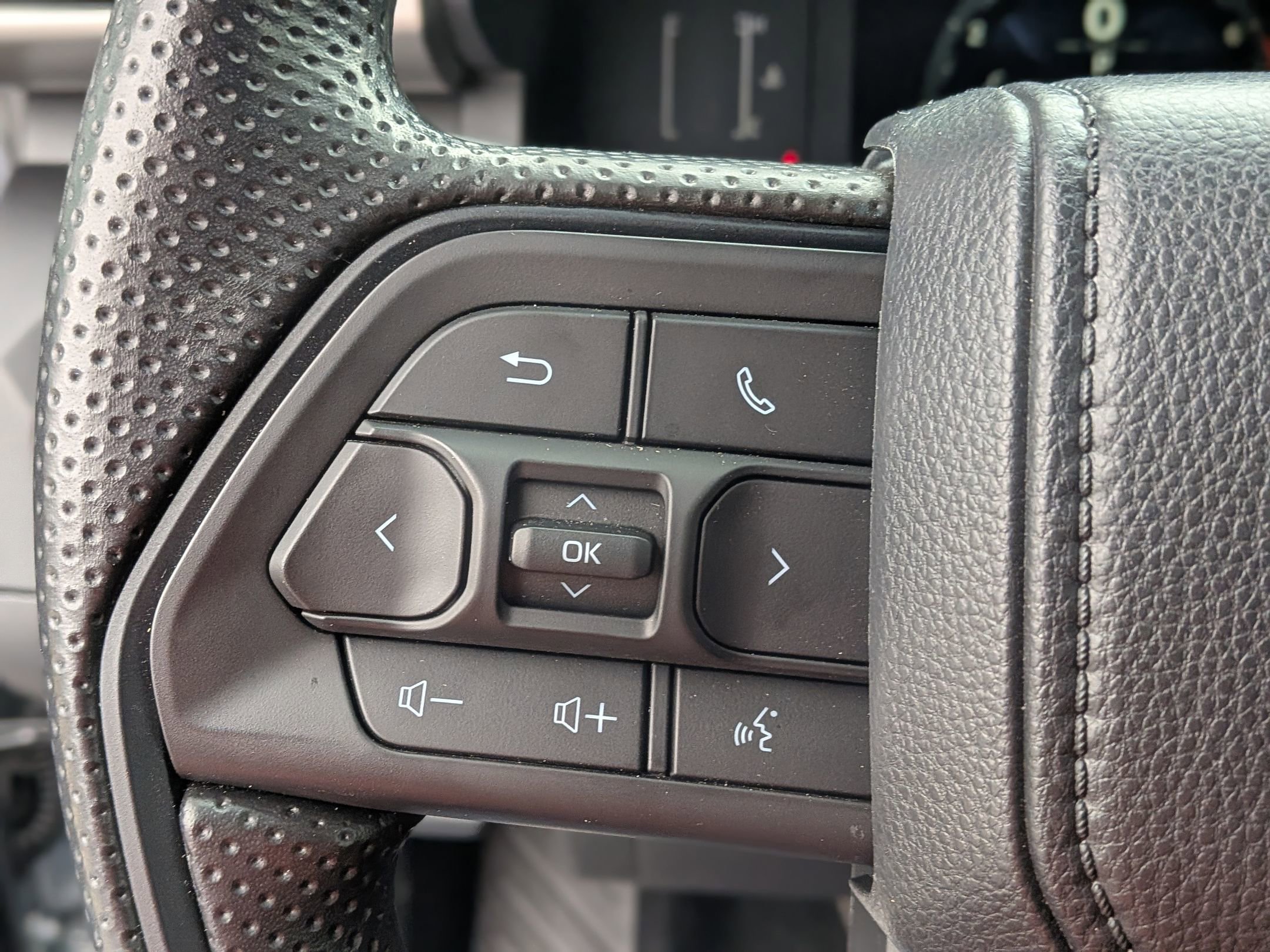 Used 2025 Toyota Tacoma SR image 21