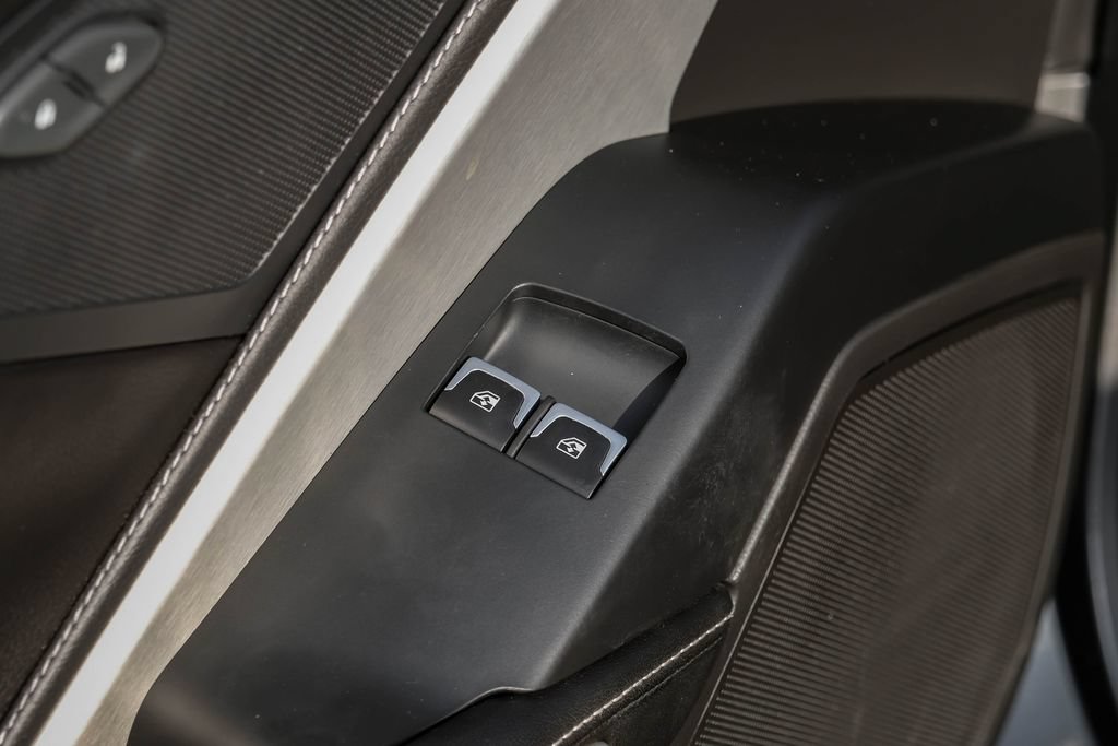 Used 2016 Chevrolet Corvette Stingray Coupe RWD image 48