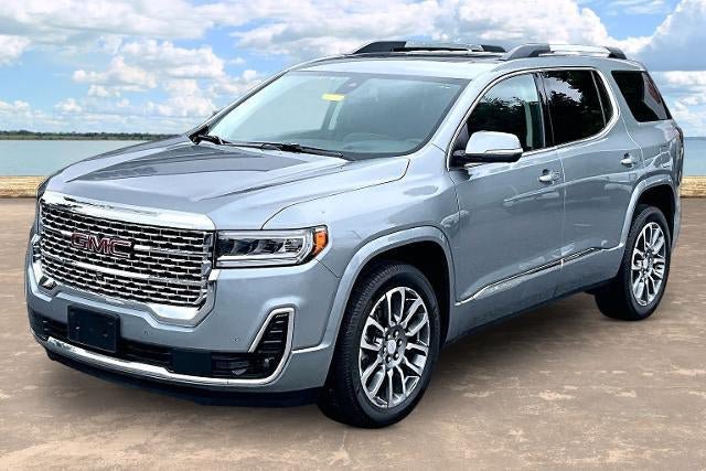Used 2023 GMC Acadia Denali w/ Denali Ultimate Package AWD/4WD image 3