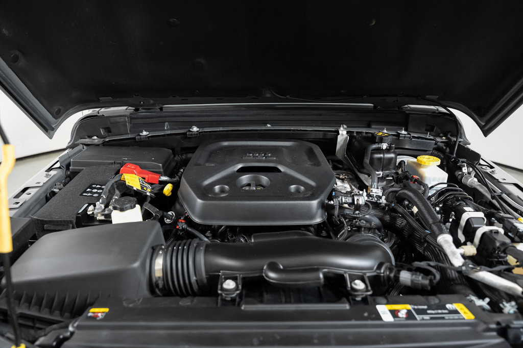 Used 2023 Jeep Wrangler Unlimited Sport AWD/4WD image 40