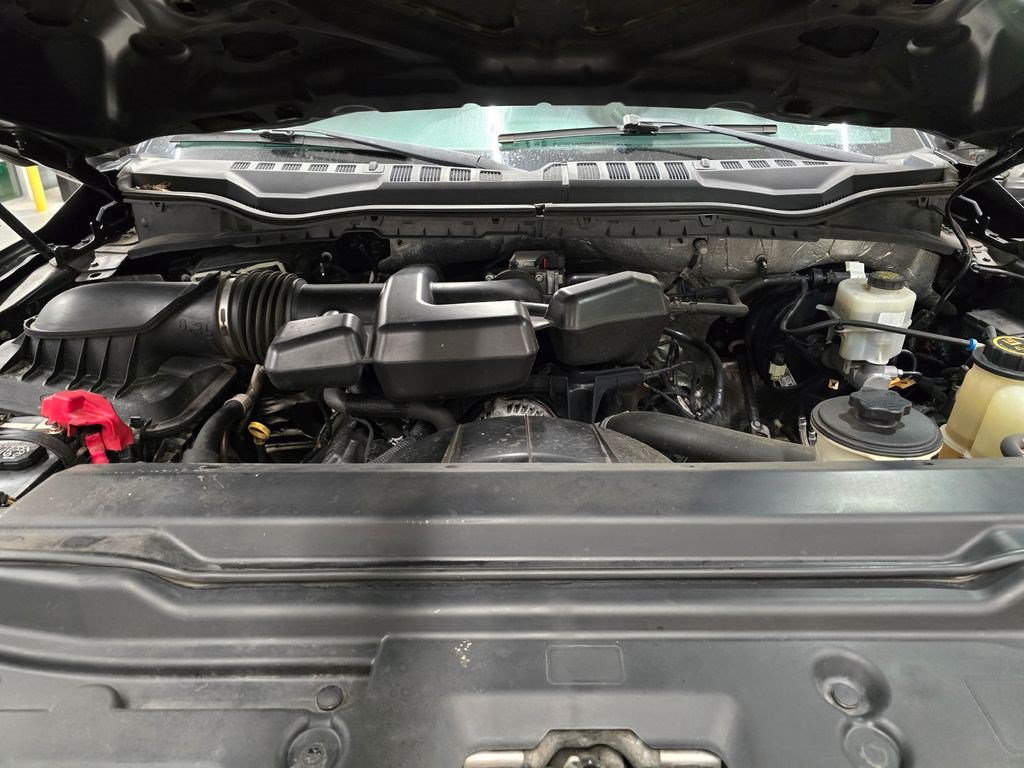 Used 2019 Ford F250 XLT w/ XLT Premium Package AWD/4WD image 17