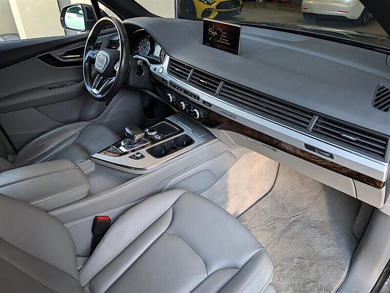 Used 2019 Audi Q7 2.0T Premium w/ Convenience Package AWD/4WD image 4