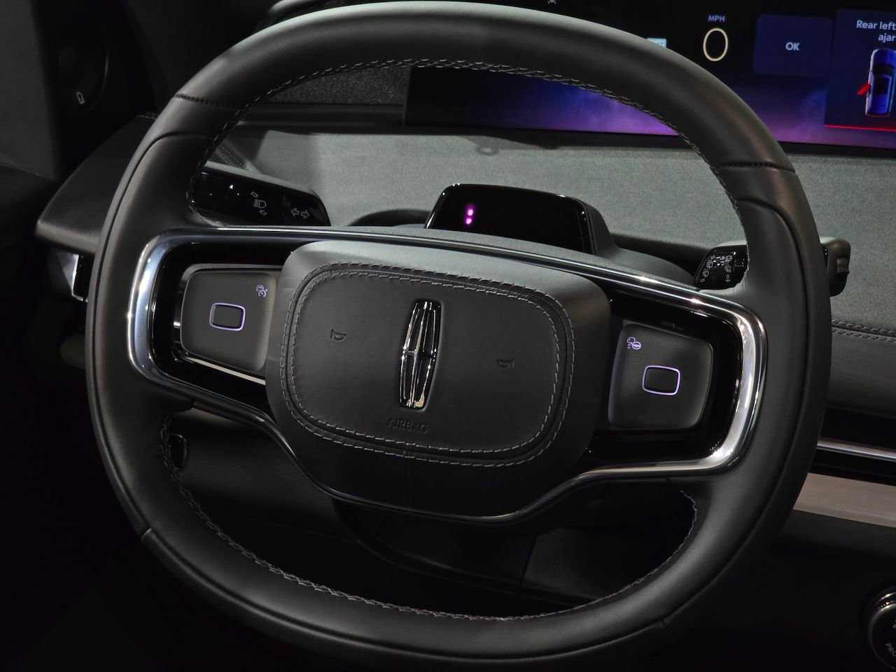 New 2025 Lincoln Navigator L Reserve w/ Jet Appearance Package image 19