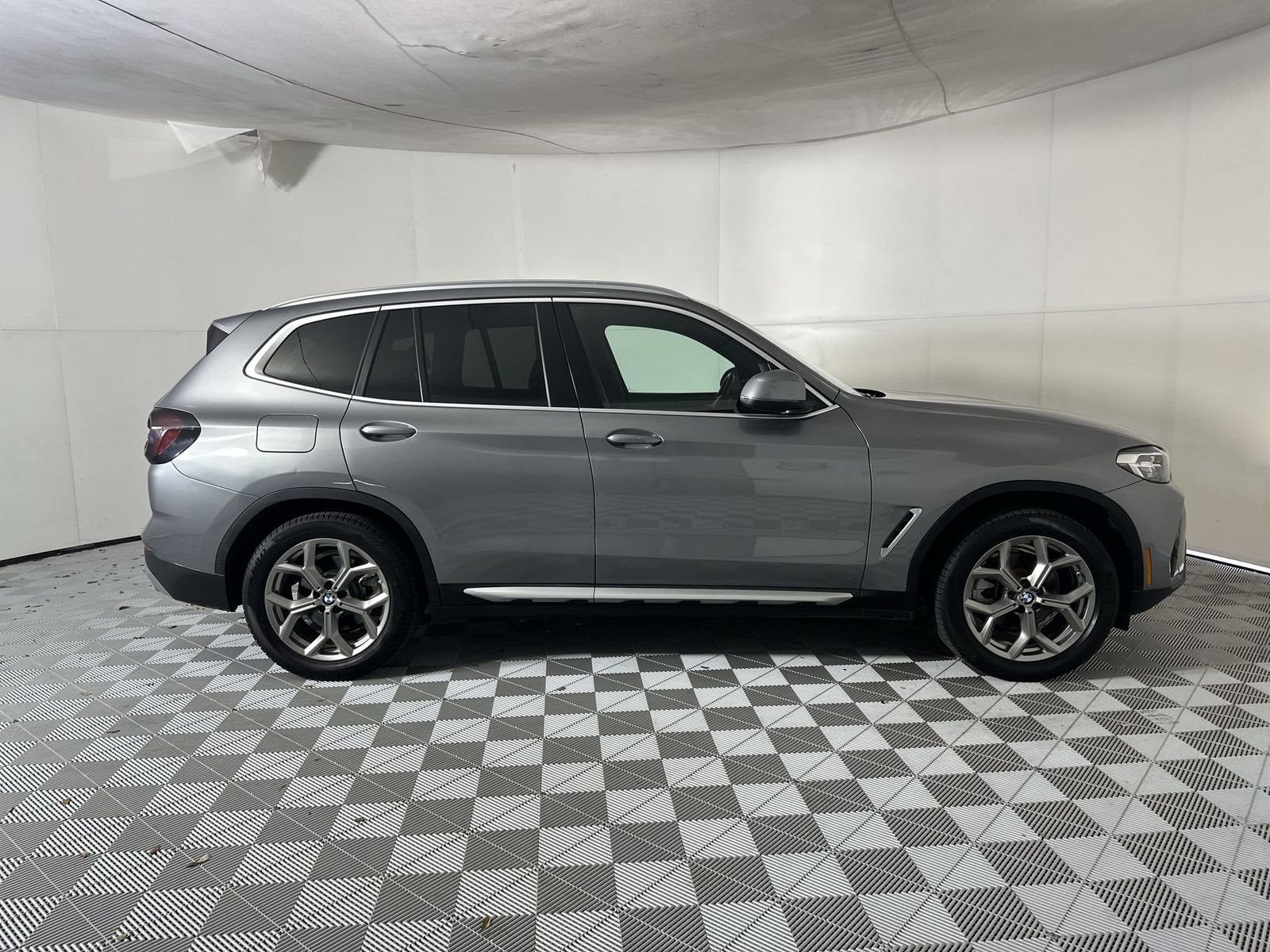 Used 2024 BMW X3 xDrive30i AWD/4WD image 9