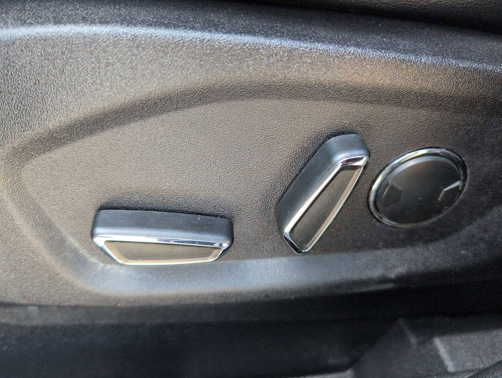 Used 2016 Ford Edge Sport w/ Equipment Group 401A AWD/4WD image 17