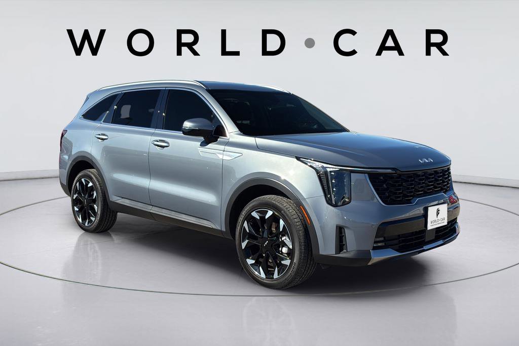 Used 2025 Kia Sorento EX image 16