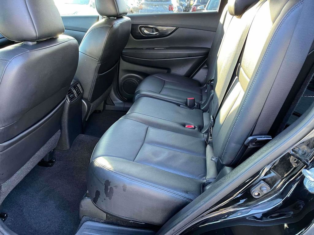 Used 2017 Nissan Rogue SL w/ SL Premium Package image 6