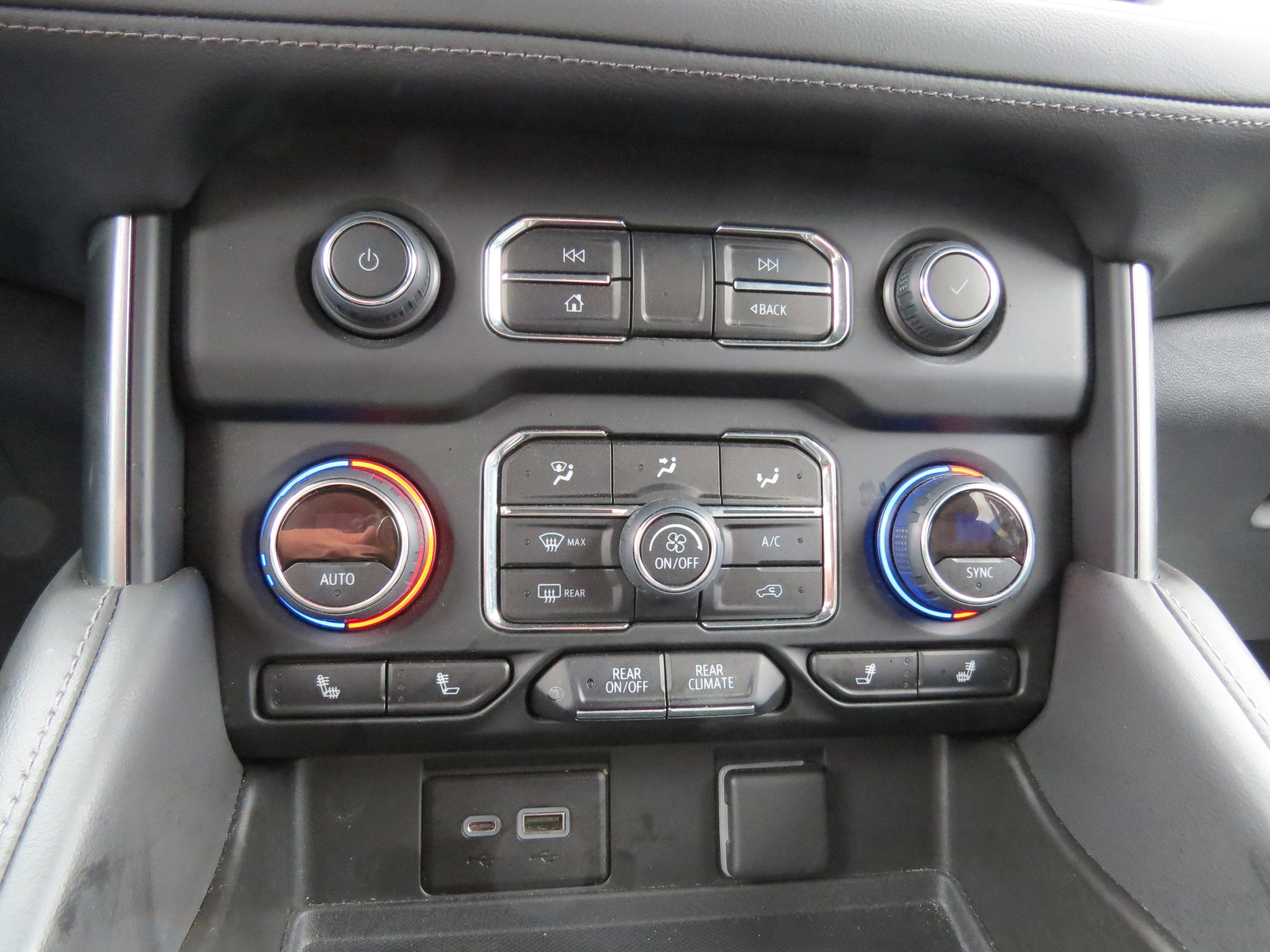 Used 2022 Chevrolet Tahoe LT w/ Luxury Package RWD image 24
