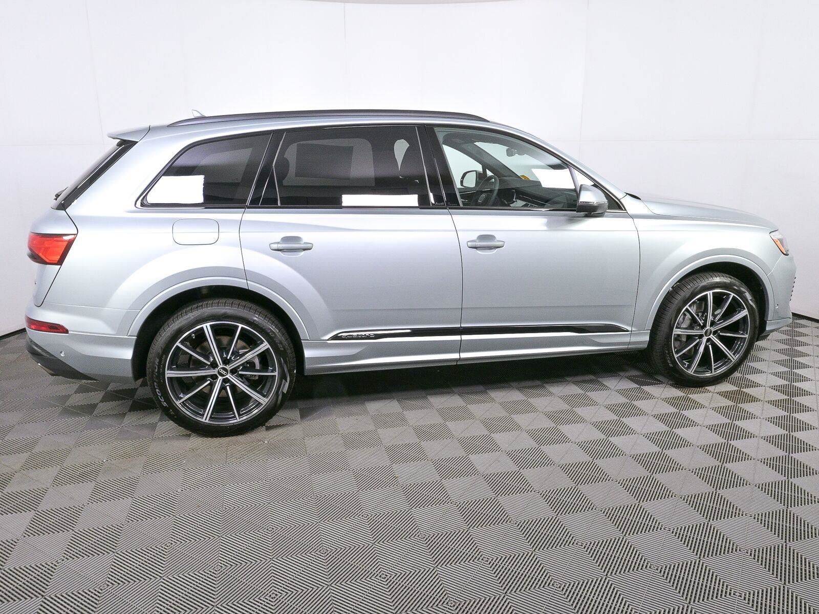 New 2026 Audi Q7 2.0T Premium Plus AWD/4WD image 2