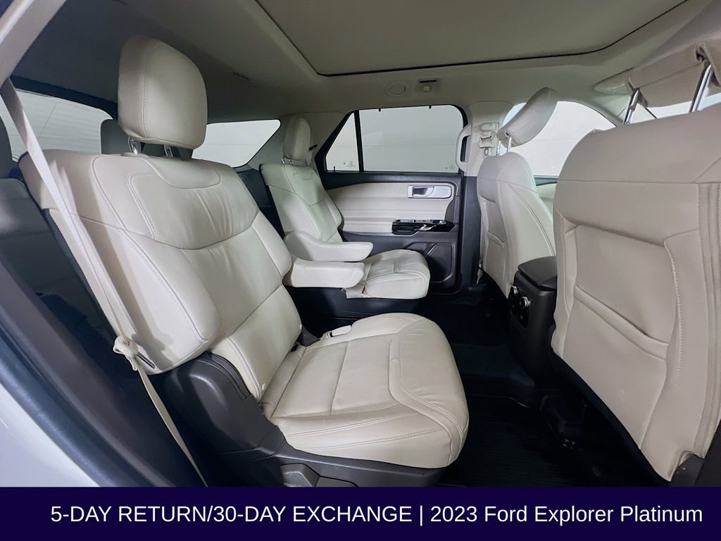 Used 2023 Ford Explorer Platinum w/ Technology Package AWD/4WD image 34