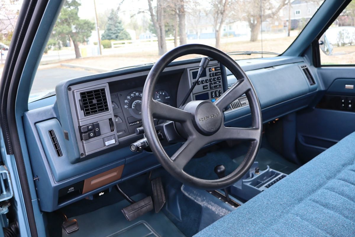 Used 1989 Chevrolet Silverado 2500 4x4 Regular Cab image 15