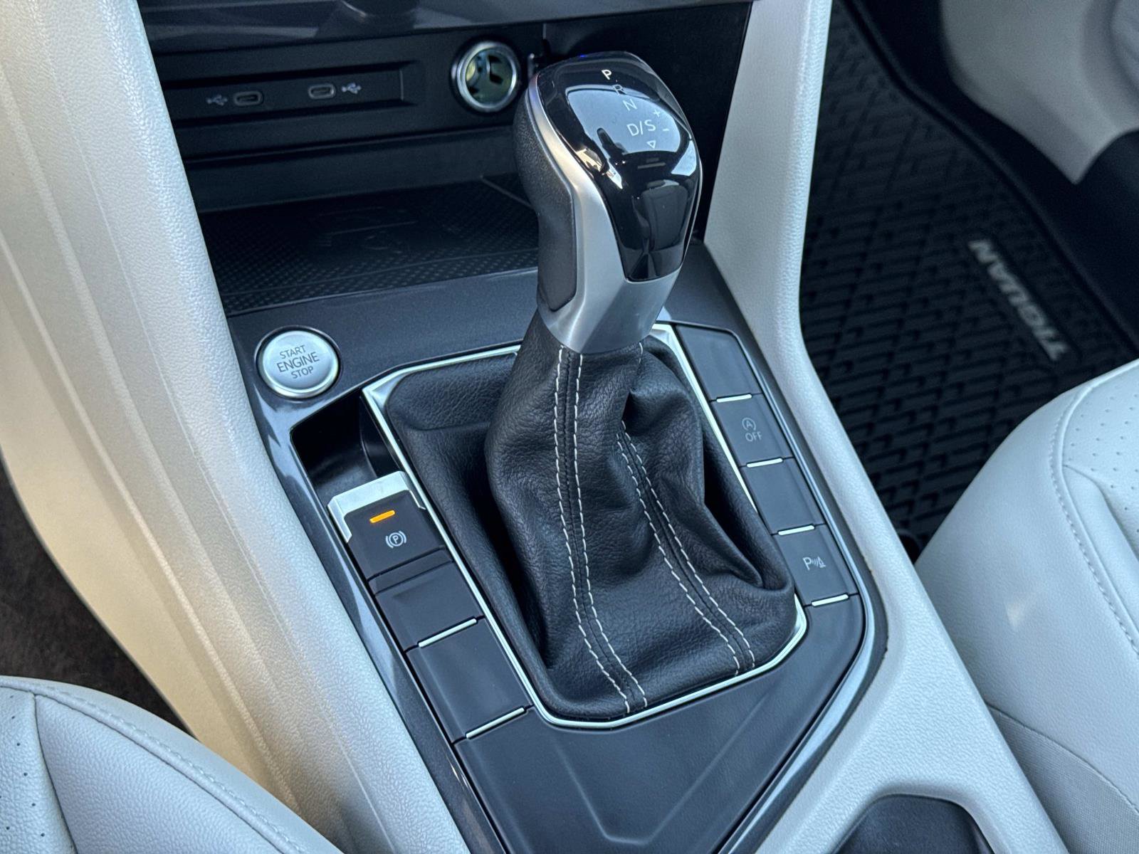 Used 2022 Volkswagen Tiguan SE R-Line image 16