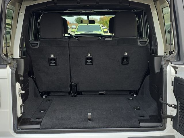 Used 2019 Jeep Wrangler Unlimited Sahara w/ Safety Group image 12