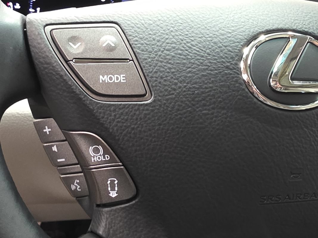 Used 2011 Lexus LS 460 L AWD/4WD image 32