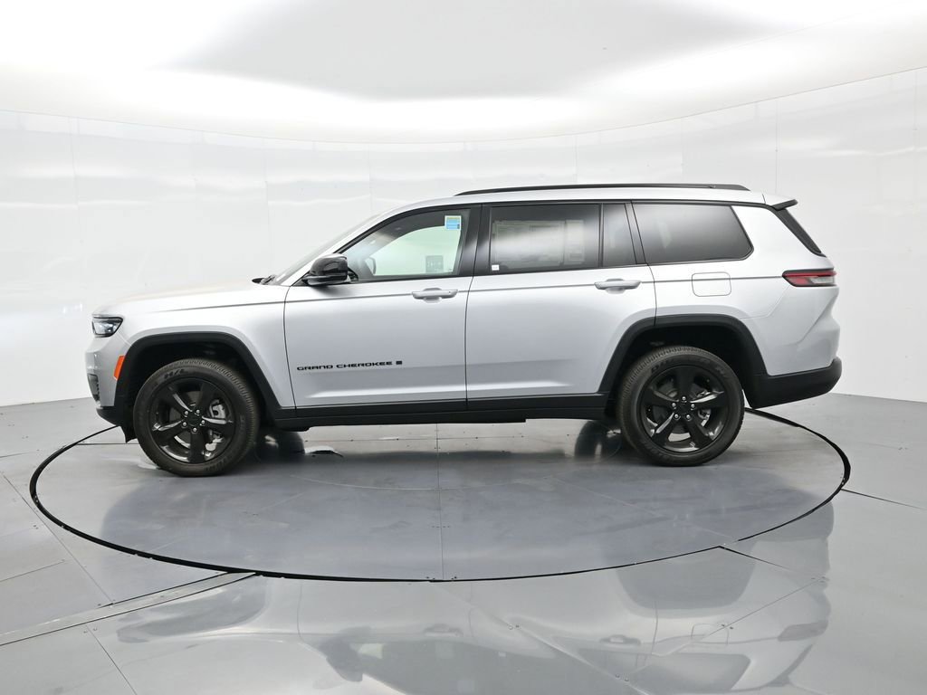 New 2025 Jeep Grand Cherokee L Altitude image 10