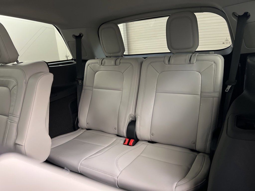 New 2026 Lincoln Aviator Reserve image 33