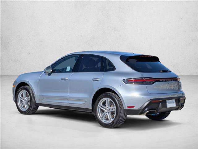 Certified 2025 Porsche Macan Turbo image 3