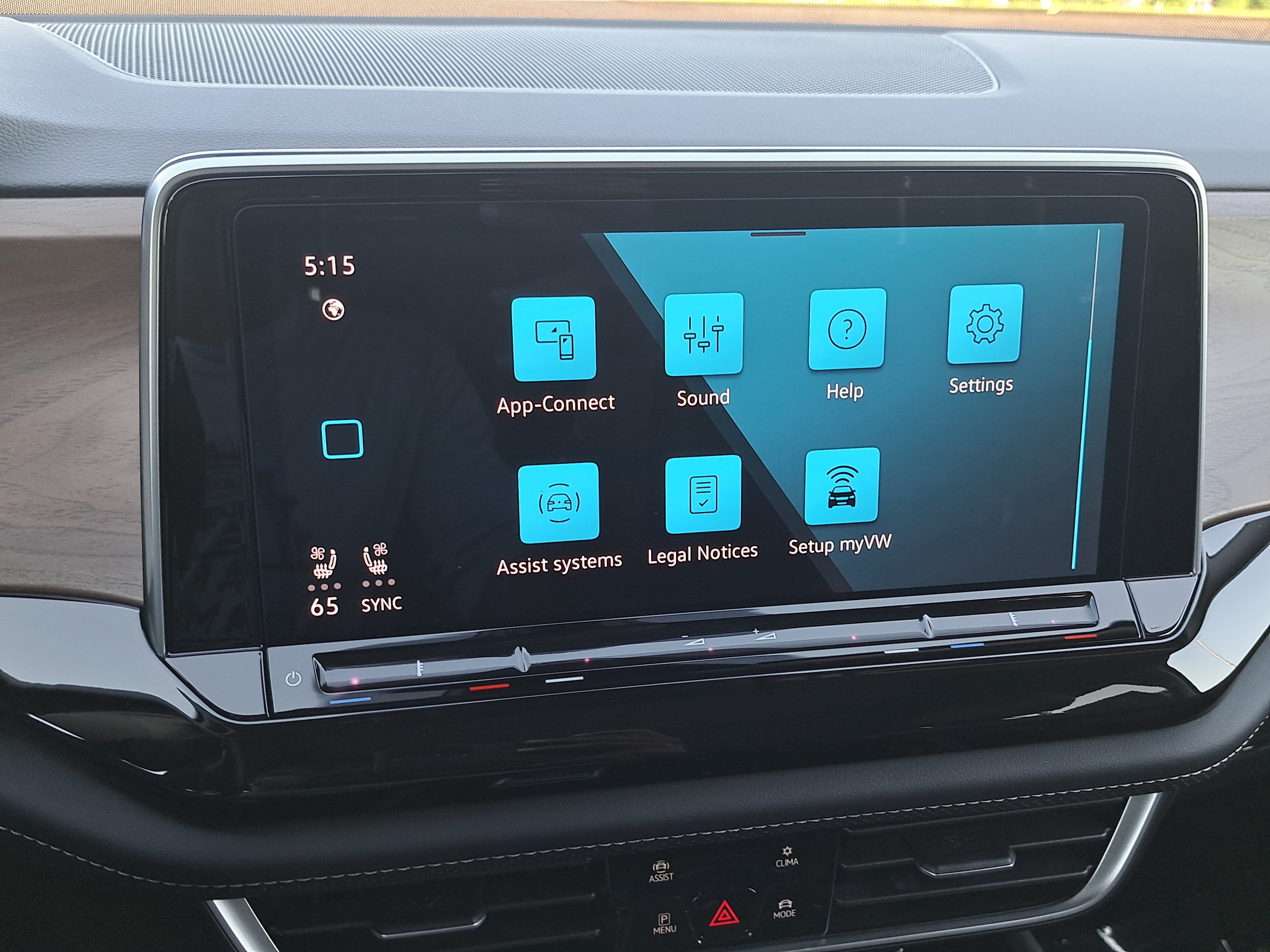 Certified 2026 Volkswagen Atlas SE w/ Panoramic Sunroof Package FWD image 24