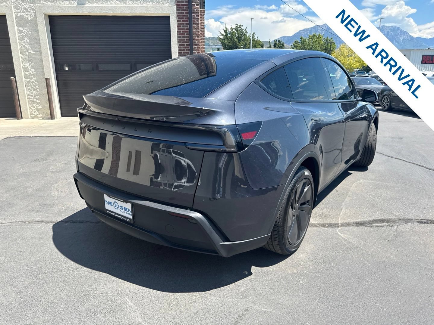 Used 2026 Tesla Model Y Long Range AWD/4WD image 7