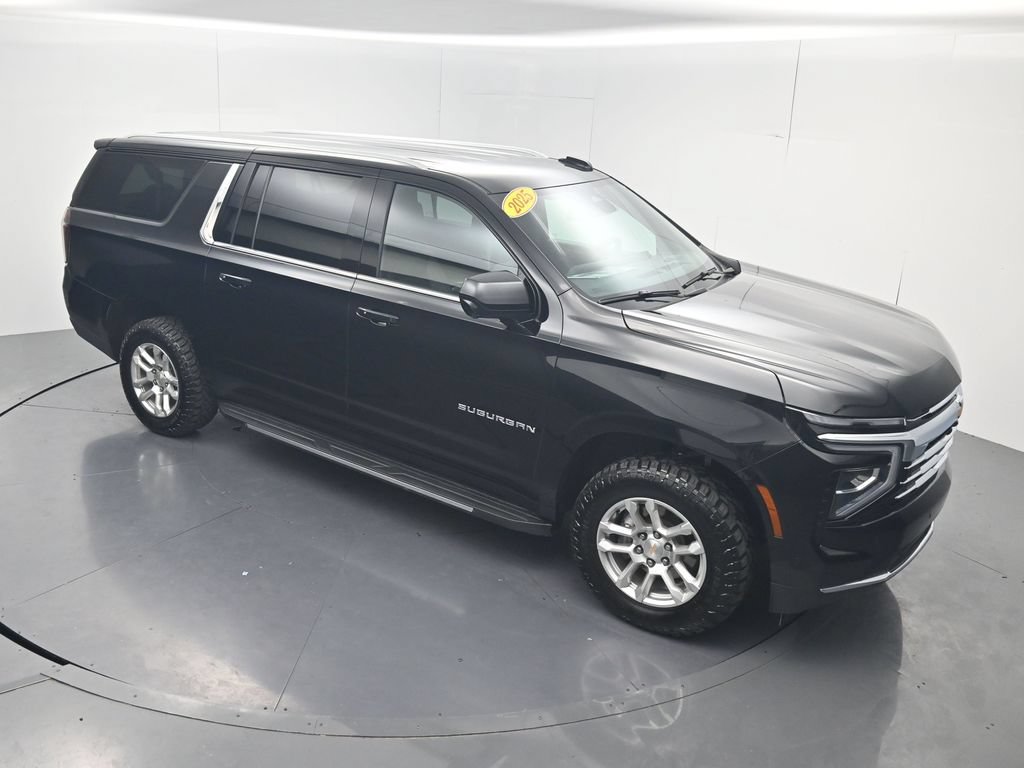 Used 2025 Chevrolet Suburban LT AWD/4WD image 51