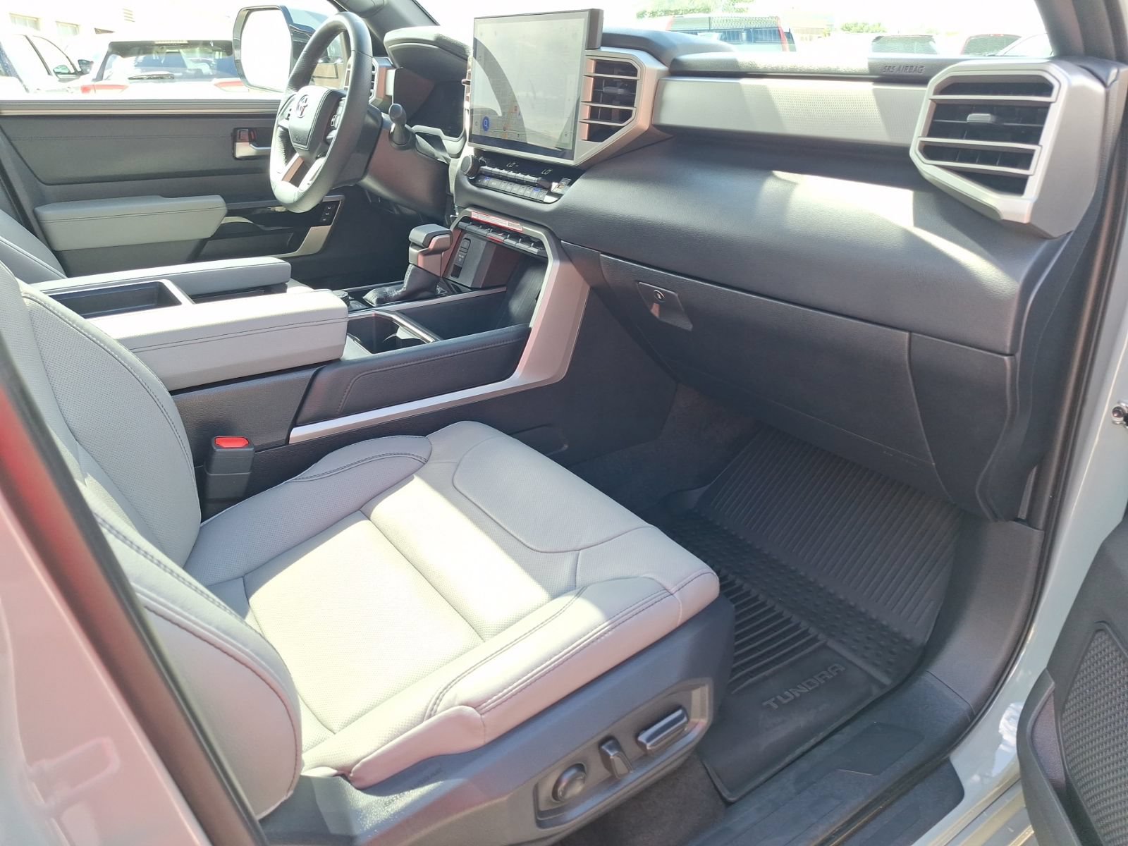 Used 2026 Toyota Tundra Limited AWD/4WD image 35