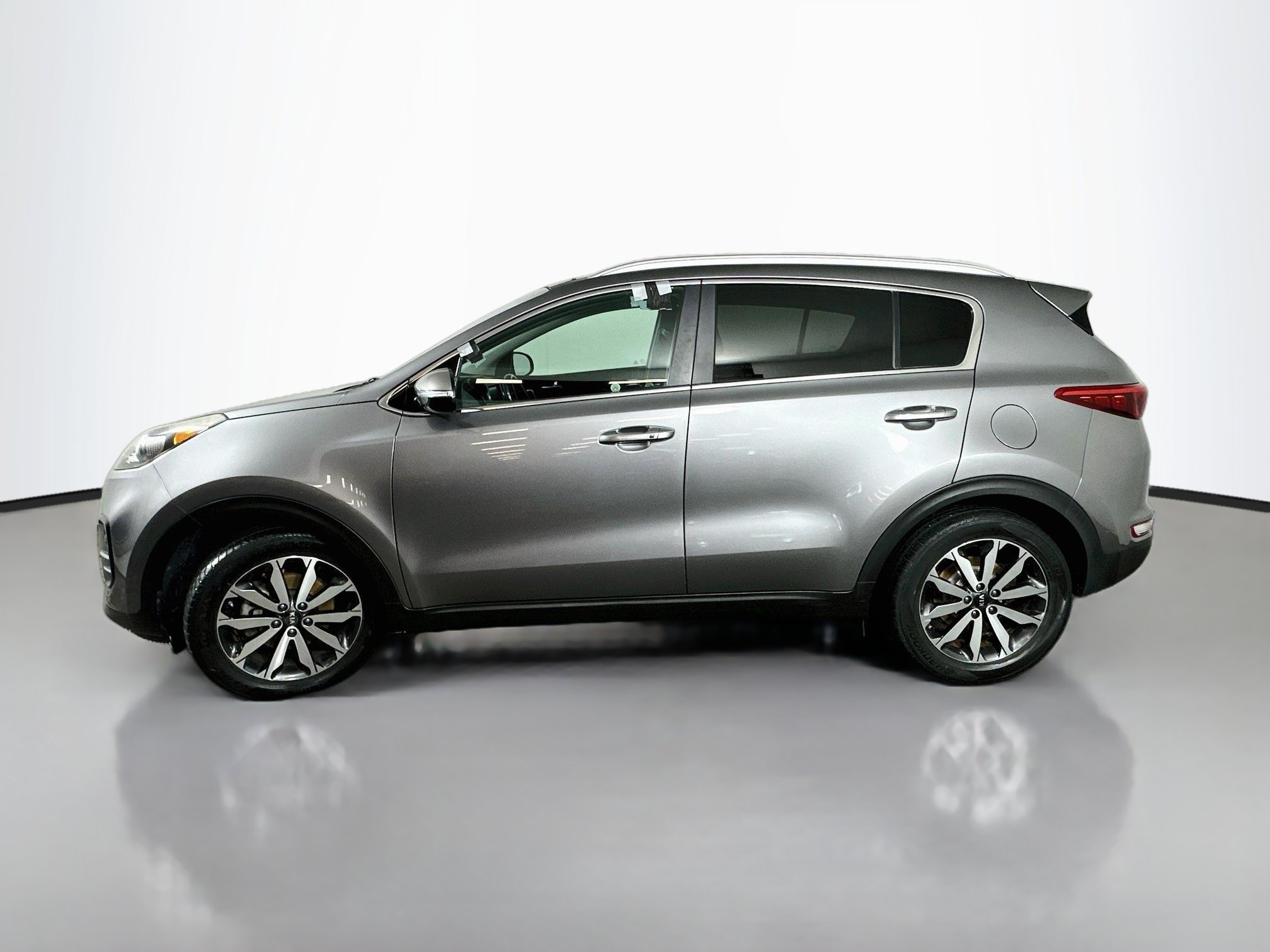 Used 2017 Kia Sportage EX w/ EX Premium Package FWD image 4